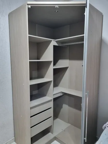 Guarda Roupa De canto ÓTIMO Estado 