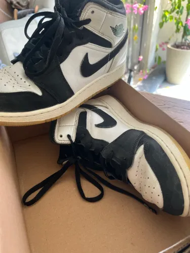 Air Jordan Nike branco e preto 6Y ( 37 BR) usado em excelente estado!