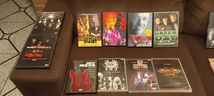 Lote 18 DVDs de Rock por 300 reais