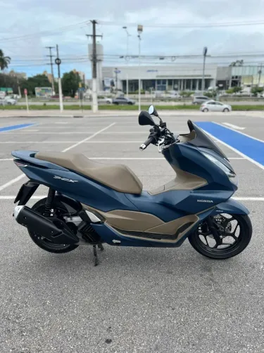PCX DLX impecável.  Apenas venda.