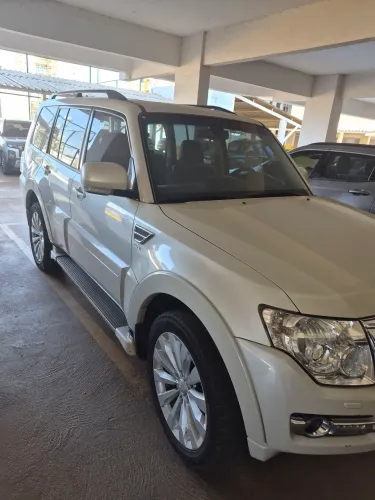 Mitsubishi Pajero HPE Full 3.2 4X4 T.i.dies. 5P AUT 2016