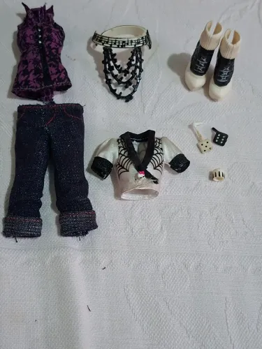 Roupa e acessórios Operetta itens originais
