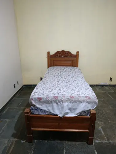 Cama solteiro com colchão