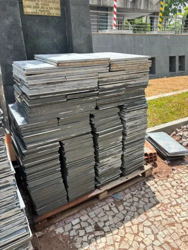 125M2 de Ardósia cinza 25x50