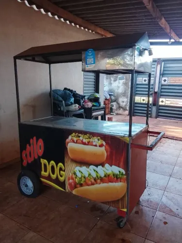 Carinho de cachorro quente