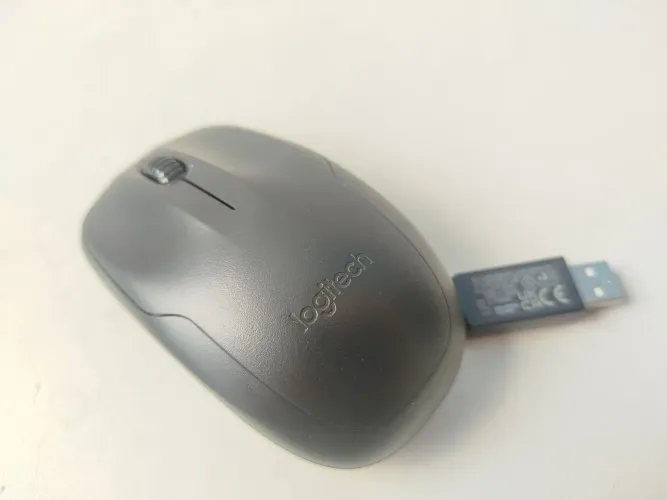 Mouse sem fio Logitech com receiver CU0011