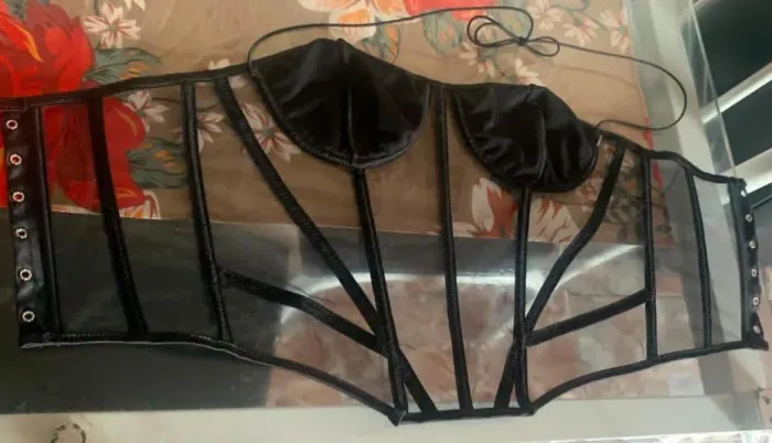 Corselet Preto em Tule e Saia Branca