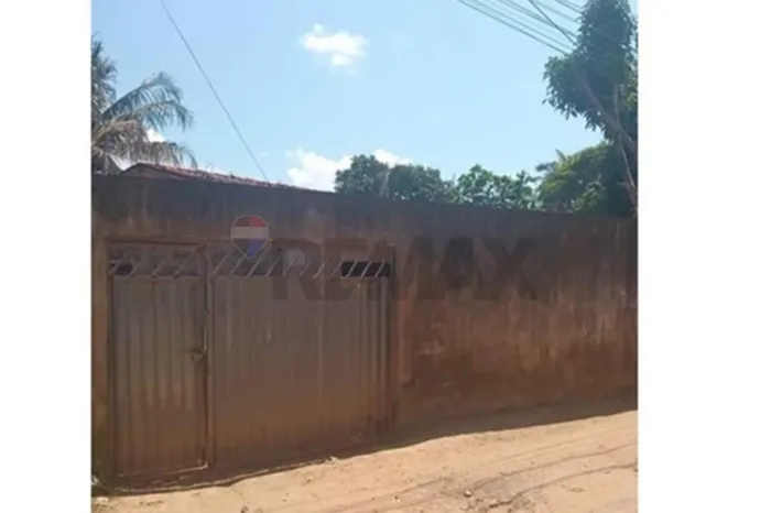 Casa em guaxuma dois quartos ,Àrea 920 metros.