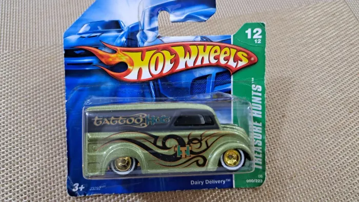 Miniatura Hotwheels Dairy Delivery Super Thunt Lacrada 1 64