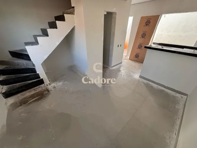 Sobrado em fase de acabamento no Jardim Canaã com 2/4 e 02 vagas de garagem