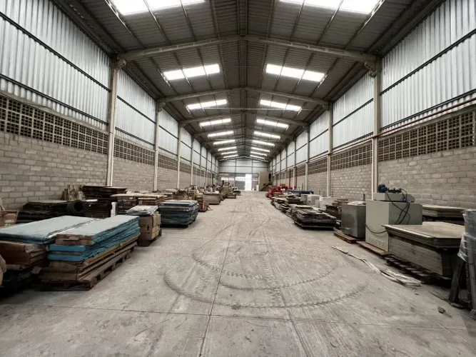 Imóvel para locação possui 1080 metros quadrados em Civit II - Serra - ES