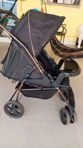 Vendo carrinho de bebê
