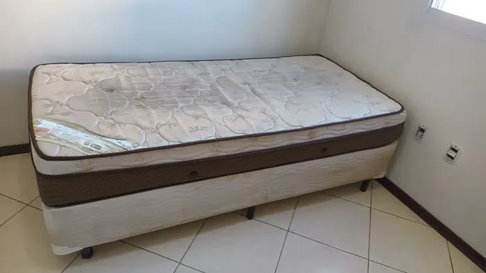 Cama Box Solteiro usado $280