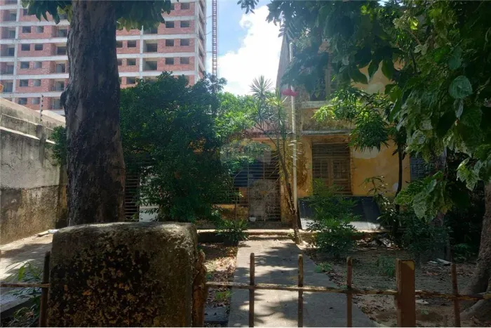 CASA ANTIGA PARA DEMOLIÇÃO, COM TERRENO 480 MTS BAIRRO CAMPO GRANDE - A 30 MTS DA ESTRADA 