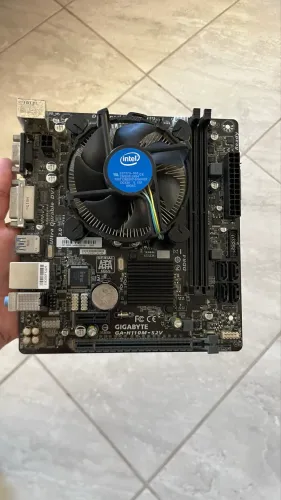 KIT UPGRADE: Processador Intel i3 7100 + Placa-Mãe Gigabyte GA-H110M-S2V DDR4