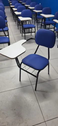 Cadeiras universitárias 