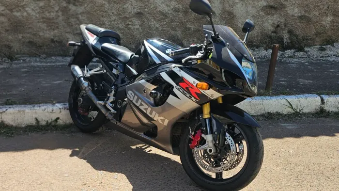 Vendo ou troco "carro ou moto"