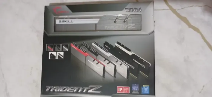 O kit de memória G.Skill Trident Z DDR4 de 16GB (2x8GB) operando a 3200MHz 