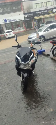 Moto PCX 2015 danificada