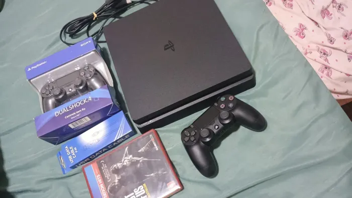 PS4 Slim 1TB + 2 Controles Originais + The Last of Us