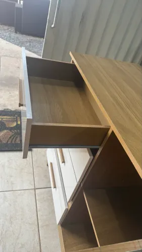 CÔMODA E MESA GIRATÓRIA 
