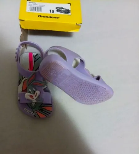 Sandália infantil Ipanema zaxynina looney Tunes