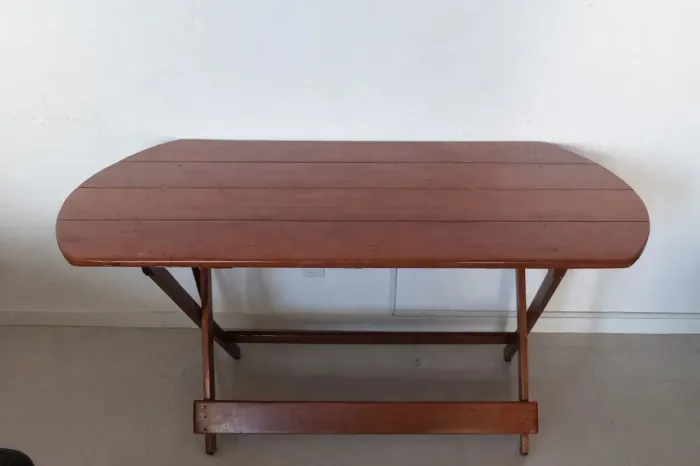 Mesa de Madeira com seis cadeiras