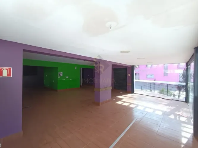 Imóvel comercial para alugar no bairro Jardim Sumaré, em Ribeirão Preto/SP.