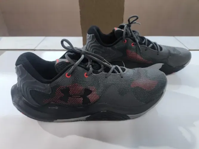 Tenis Under Armour Buzzer Tamanho 44 Seminovo
