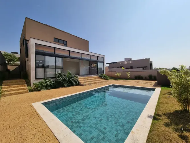 Casa sobrado de 288m² com 03 suítes para locação e venda em condomínio - Alphaville