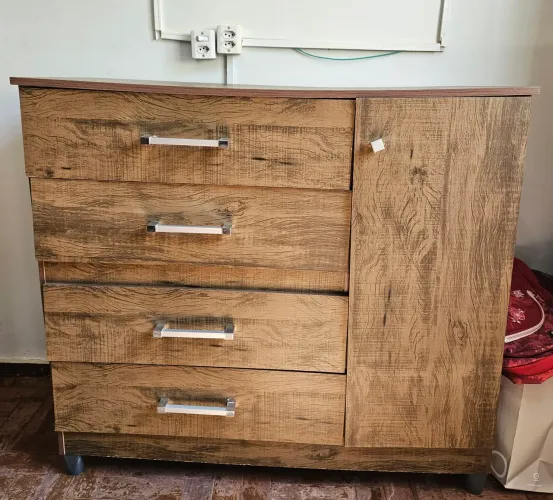 Vendo cômoda