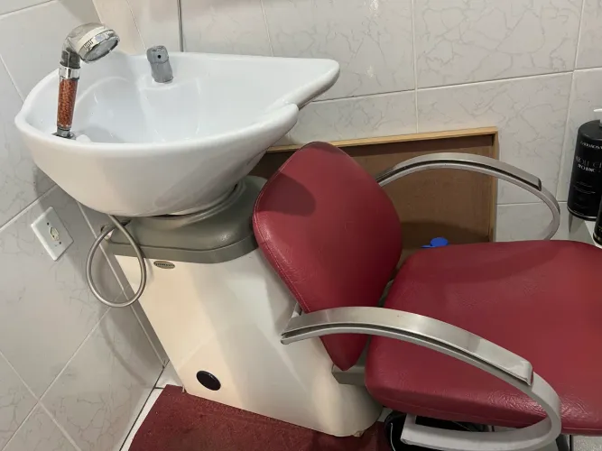 Vendo móveis para salão de beleza