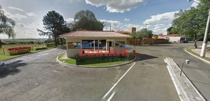 Casa Padrão com 3 Dormitórios e Piscina em São Carlos