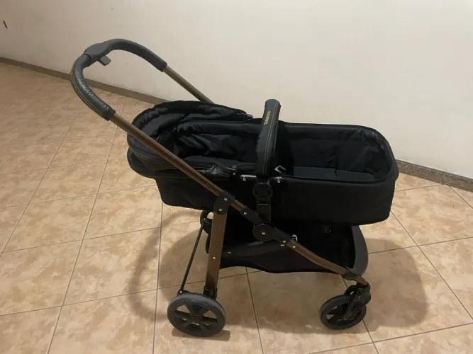 Carrinho Moisés semi novo 