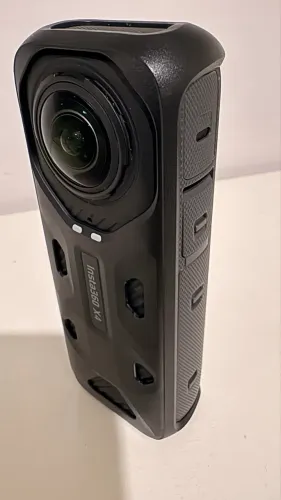 Insta 360x4