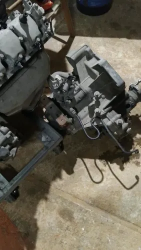 Motor e caixa de cambio EA111 1.6 8 valvulas