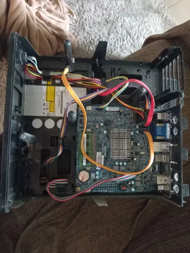 Mini PC positivo antigo funcionando,porem sem hd