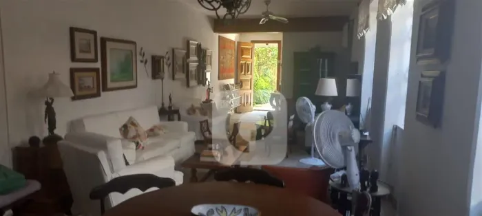 Casa, colada ao Shopping da Gávea, rua tranquila e arborizada no melhor trecho do bairro