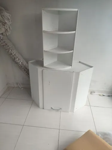 Armário de cozinha com cantoneira Itatiaia de aço