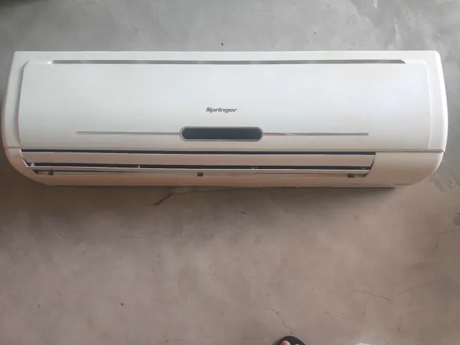 Ar condicionado 20.000 BTUs semi novo