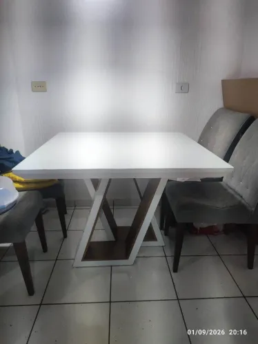 Mesa de jantar 4 lugares