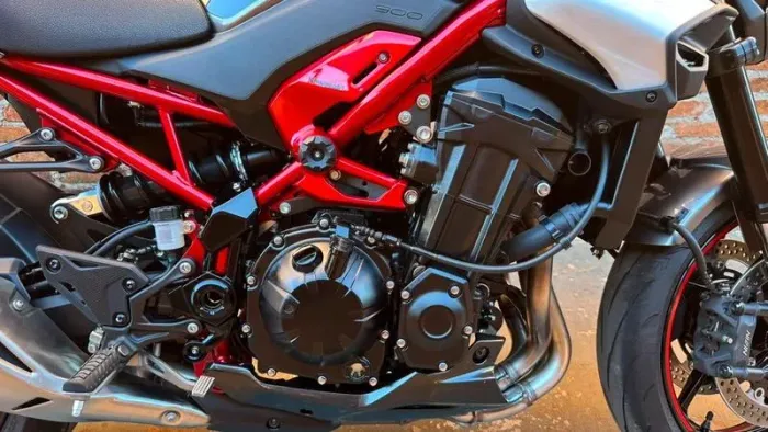KAWASAKI Z900 SE 2026