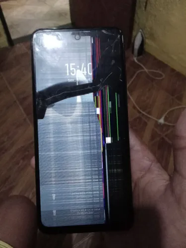 Infinix smart 8 128gb  8gb ram 90hz 5000mh de bateria  (com o display ruim)