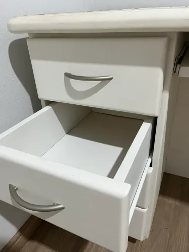 Escrivaninha/ Mesa de Escritório em Madeira Maciça - 08 Gavetas