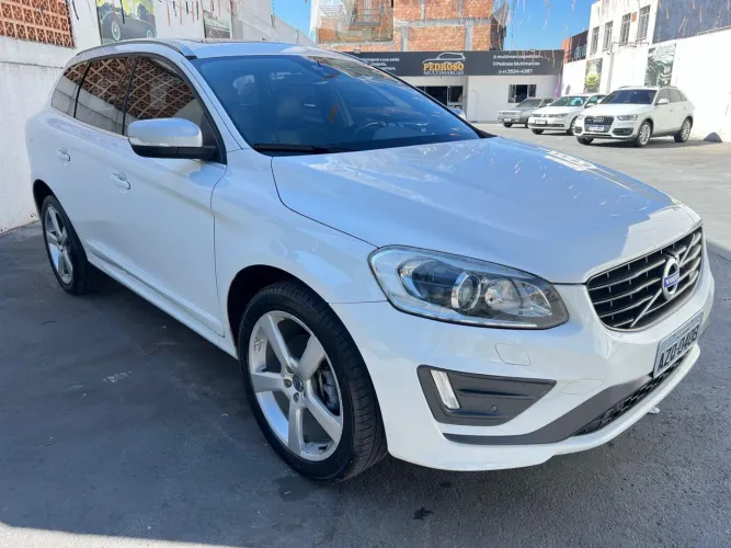 Volvo XC 60 T-5 R-design 2.0 FWD 5P 2015