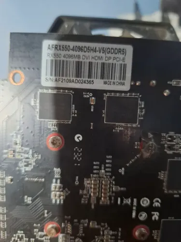Vendo placa de vídeo amd rx 550 4gb 