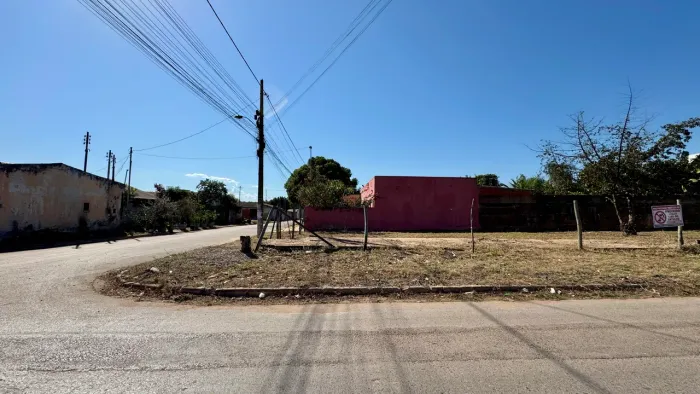 Terreno esquina parque Atalaia 360m próximo ao cemitério esquina