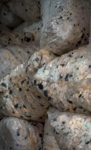 Flocadeira de espumas . Flocos 