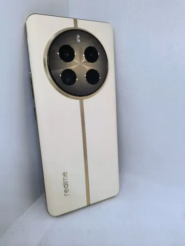 Realme 12 Pro 5G' 512 GB/ 12+ 4 de RAM sem detalhes não aceito Troca com garantia 