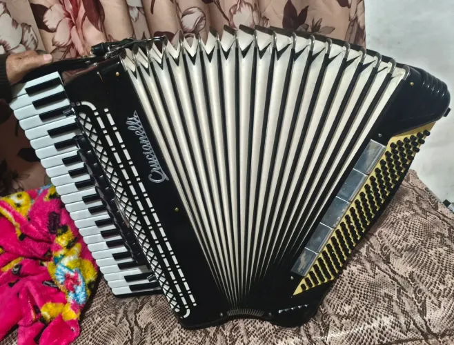 Acordeon Crucianelli 4/5 de voz